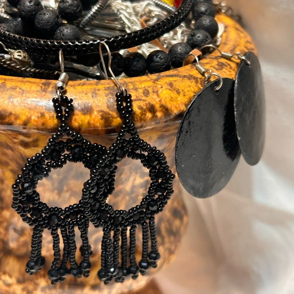 Mystery jewelry jar!!! - Picture 5 of 6